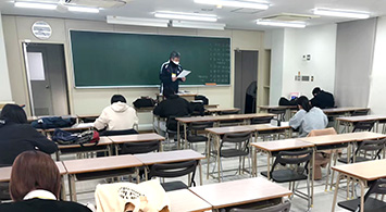 教務中の様子